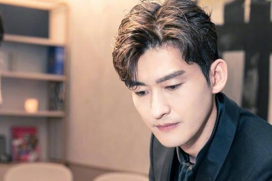 张翰有什么背景,从影视新星到商业精英的跨界传奇