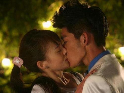 演员是怎么拍吻戏的